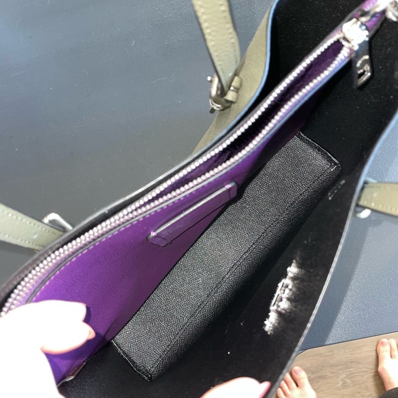 Coach Mollie tote. New w/o tags. Army green with deep purple inside. - Picture 4 of 10